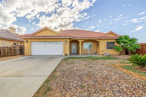 21419 Neuralia, California City, CA, 93505 | Card Image