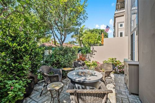 19373 Peachtree Ln, Huntington Beach, CA, 92648-5507 | Card Image