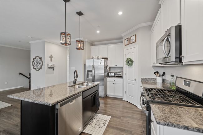 Granite counters, YEP!! | Image 12