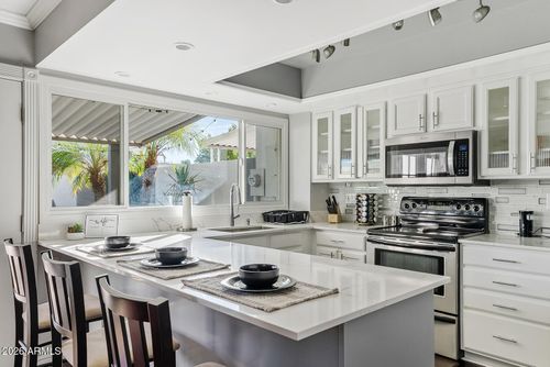 8242 E Orange Blossom Lane, Scottsdale, AZ, 85250 | Card Image