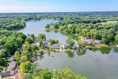 11036 Charles Dr, Byron, MI, 48418-9007 | Card Image