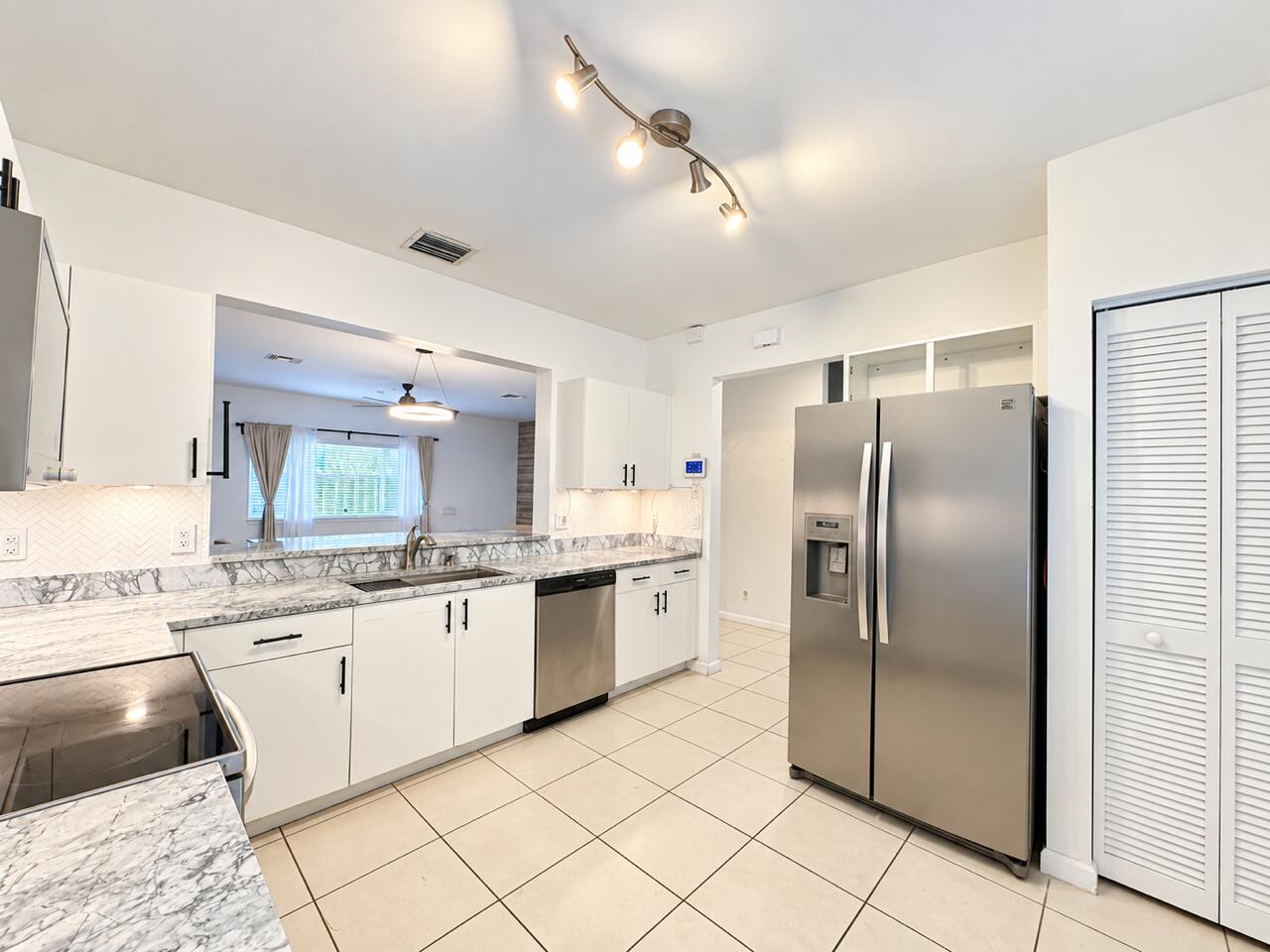 Residential Lease in Tamarac 5