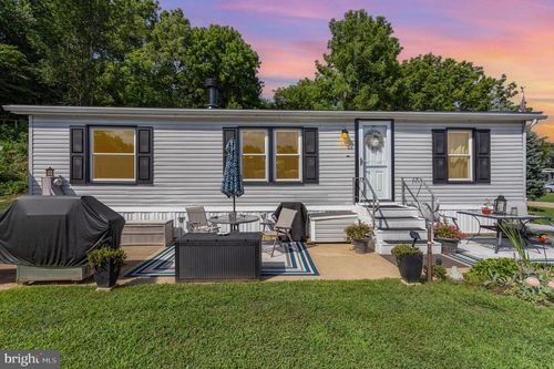 685 Lilac Dr, NEW PROVIDENCE, PA, 17560-9689 | Card Image