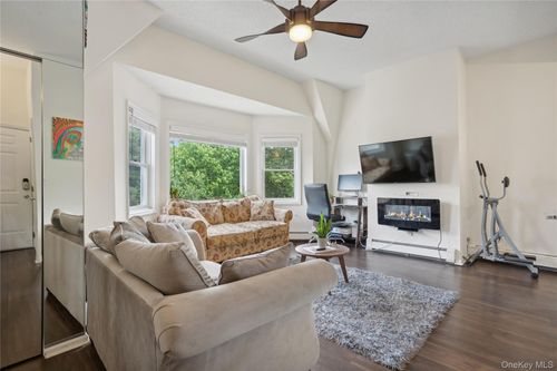 apt-9-54 Wildey St, Tarrytown, NY, 10591-3119 | Card Image