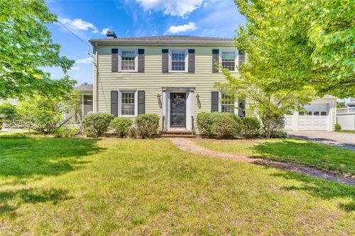 172 Hoyt Ave, Rumford, RI, 02916-2208 | Card Image
