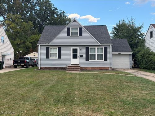 1719 E 300th St, Wickliffe, OH, 44092-1642 | Card Image