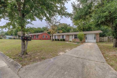 3255 Newton Dr, House other with 3 bedrooms, 2 bathrooms and null parking in Pensacola FL | Image 2