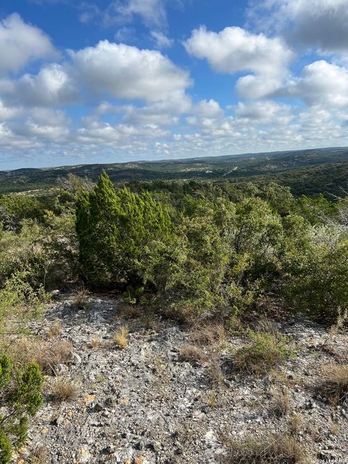 26A Cr 630, Rocksprings, TX, 78880 | Card Image