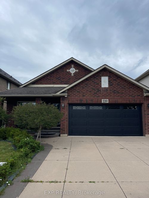 220 Pinehill Dr, Hannon, ON, L0R1P0 | Card Image