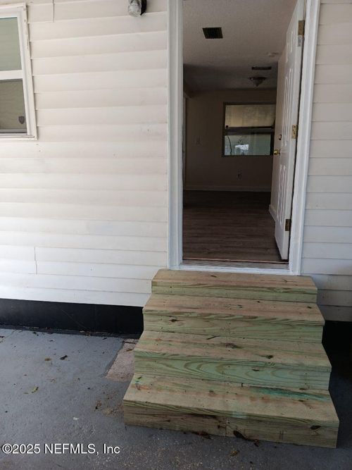 9607 Mcdaniels Dr, Jacksonville, FL, 32210-9007 | Card Image