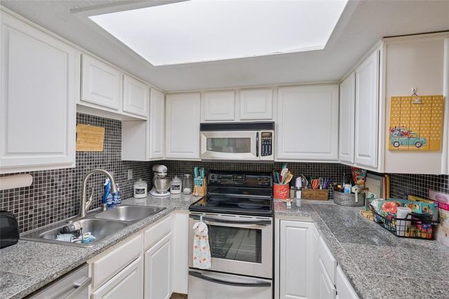 39 Regency Pt, Townhouse with 3 bedrooms, 2 bathrooms and null parking in Montgomery TX | Image 26