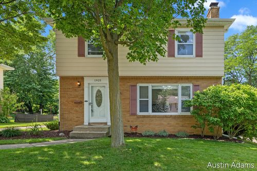 1925 Emerald Ave, Grand Rapids, MI, 49505-4824 | Card Image