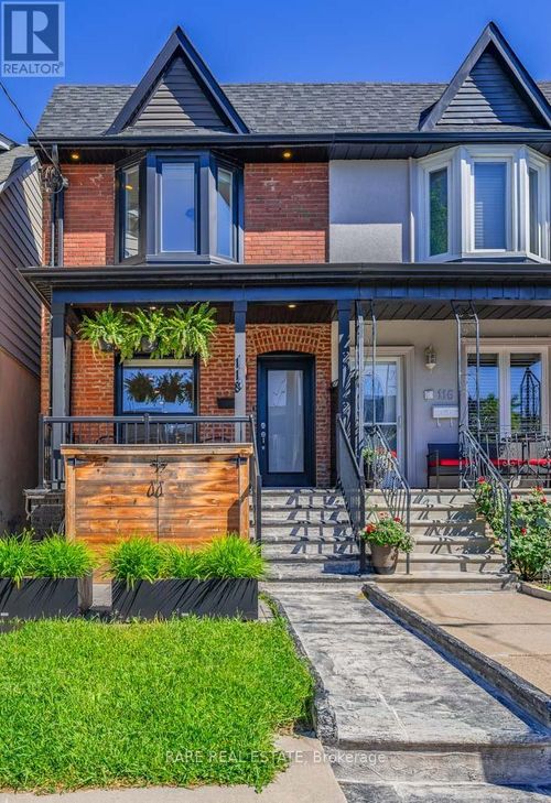 118 Mackay Ave, Toronto, ON, M6H2N8 | Card Image