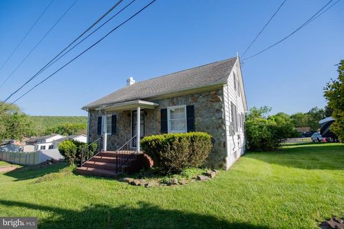 205 Pointfield Dr, Harpers Ferry, WV, 25425-5174 | Card Image