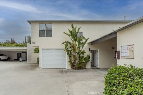 5232 Topanga Canyon Blvd, Woodland Hills, CA, 91364-1715 | Card Image