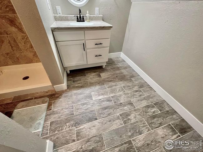 upstairs tiled flooring | Image 18