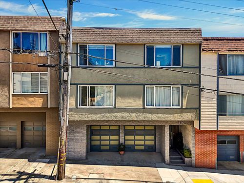915 Burnett Ave, San Francisco, CA, 94131-1679 | Card Image