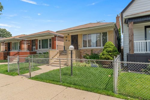 9043 S Carpenter St, Chicago, IL, 60620-3550 | Card Image