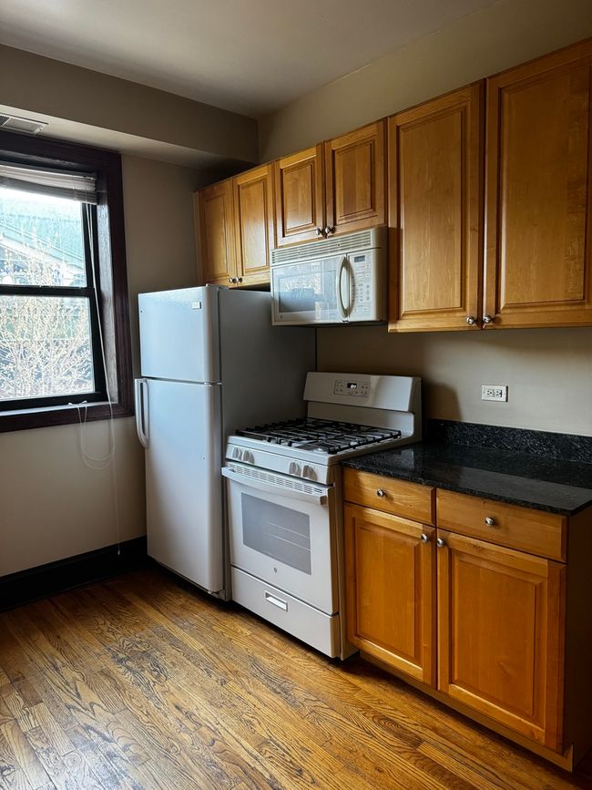 APT-1 - 3700 N Sheffield Ave, Condo with 3 bedrooms, 2 bathrooms and null parking in Chicago IL | Image 4