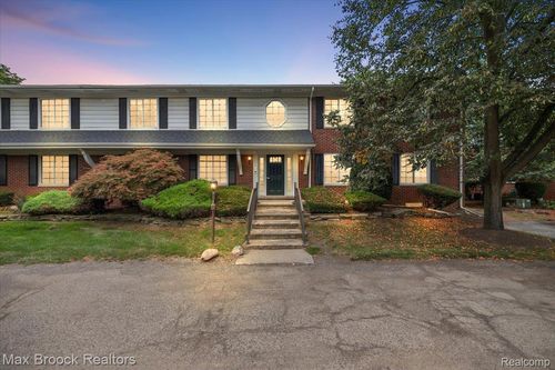 apt-31-2449 Mulberry Sq, Bloomfield Hills, MI, 48302-0664 | Card Image