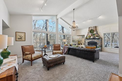 28 Eagle Ridge Rd, North Oaks, MN, 55127-6412 | Card Image