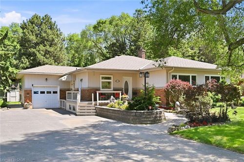 951 Cloverleaf Dr, Burlington, ON, L7T3Y8 | Card Image