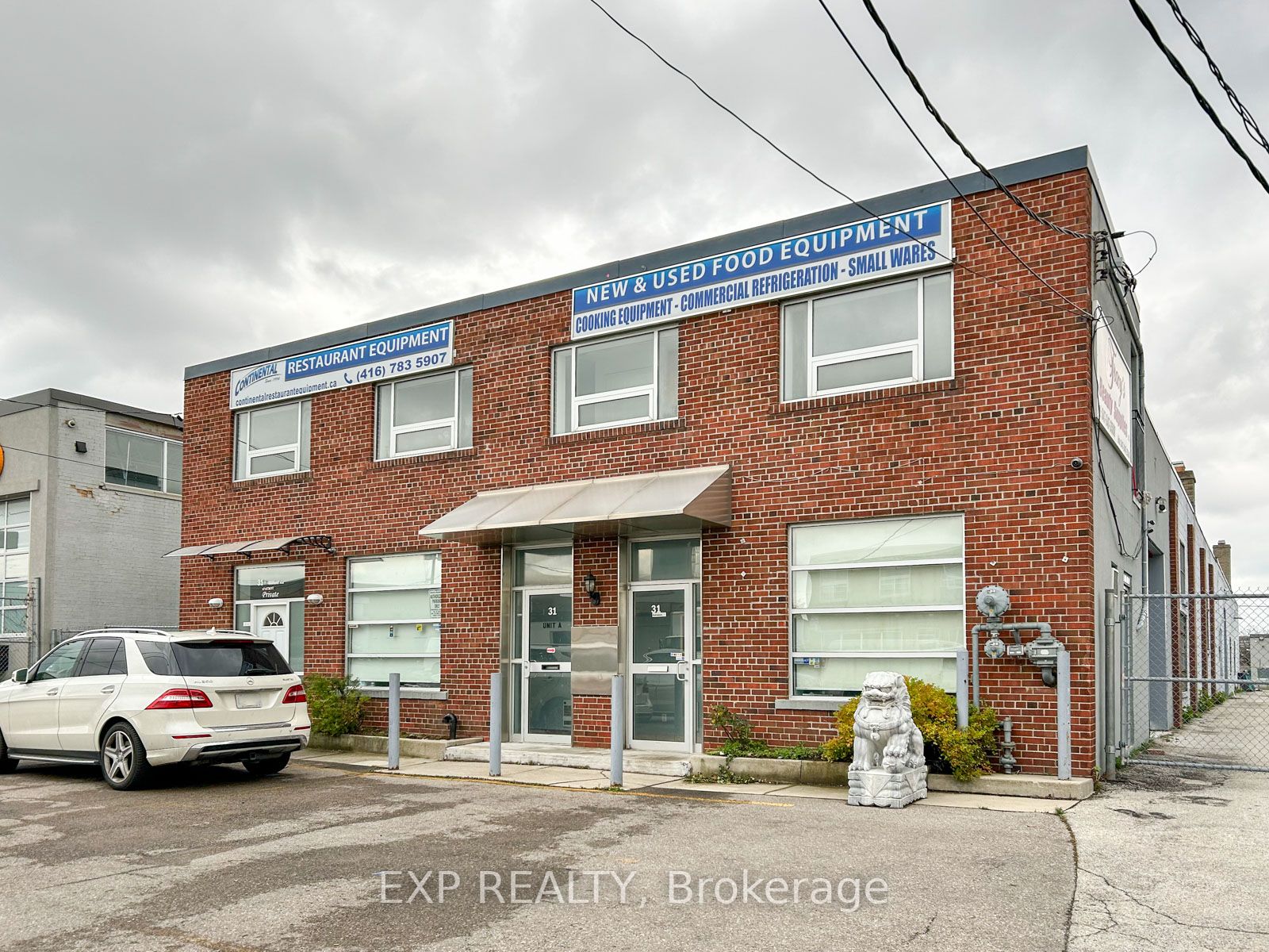 Commercial Lease in Toronto W04