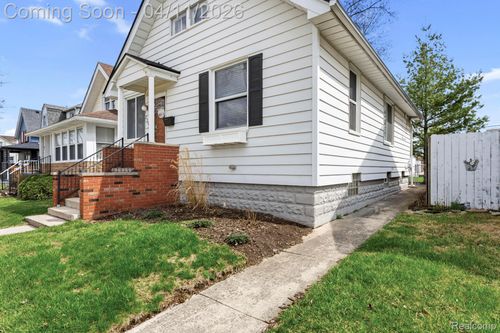 2343 3rd St, Trenton, MI, 48183-2717 | Card Image