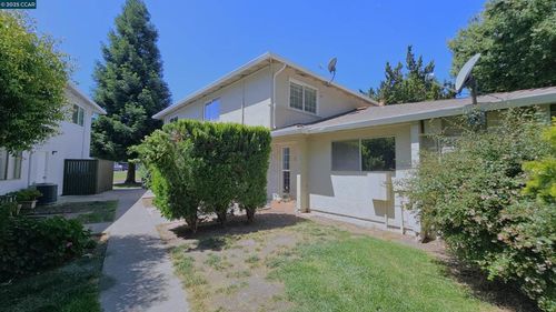 1446 Del Rio Cir, Concord, CA, 94518-4068 | Card Image