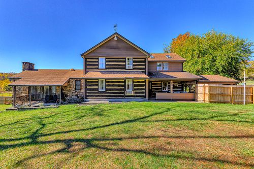 2298 Valley Green Rd, Greensburg, PA, 15601-7588 | Card Image