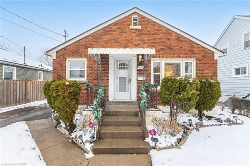 6001 North St, Niagara Falls, ON, L2G1J7 | Card Image