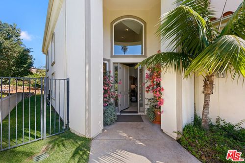 28905 W Beach Ln, Malibu, CA, 90265 | Card Image