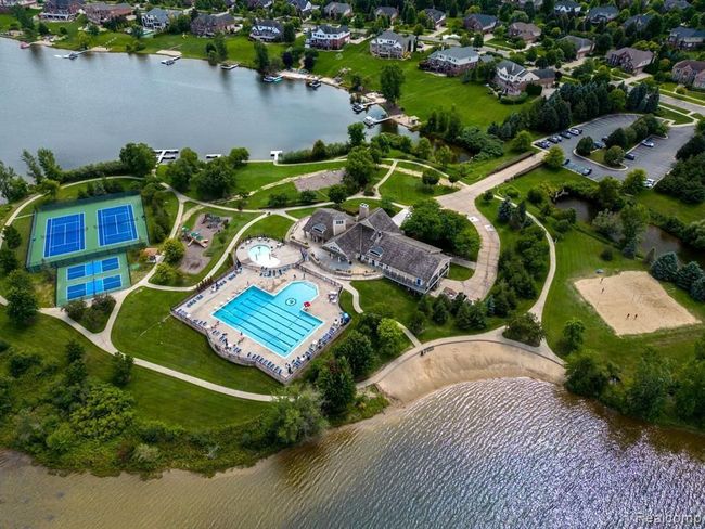 49935 Blackberry Trl, Condo with 3 bedrooms, 3 bathrooms and null parking in Novi MI | Image 36