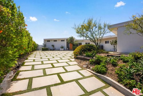 10418 Ormond St, Sunland, CA, 91040-1416 | Card Image