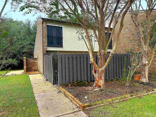4749 Huron Dr, Pensacola, FL, 32507-8782 | Card Image