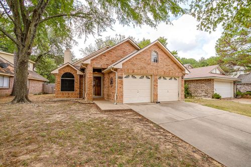 5720 Polo Club Dr, Arlington, TX, 76017-4541 | Card Image