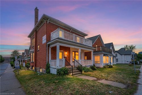 30 Regina St N, Waterloo, ON, N2J3A1 | Card Image