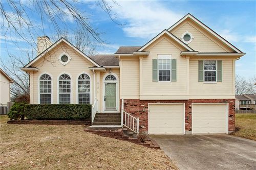 413 Se Ashton Dr, Lee's Summit, MO, 64063-1059 | Card Image