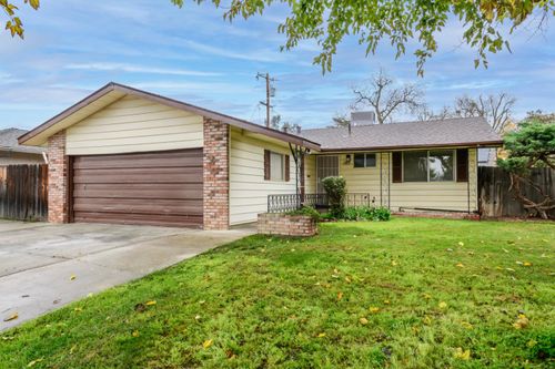 105 Ashley Ave, Woodland, CA, 95695-2505 | Card Image