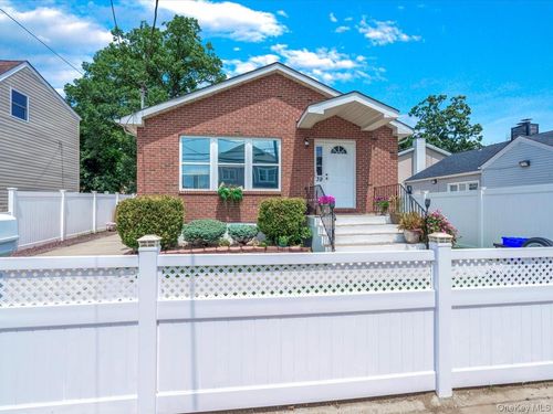 39 Mirin Ave, Roosevelt, NY, 11575-1603 | Card Image