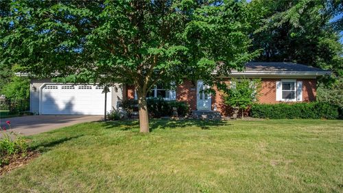 1213 Fox Run Dr, Chippewa Falls, WI, 54729-1615 | Card Image