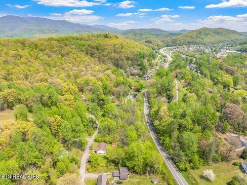 5 Hen Valley Rd, Oliver Springs, TN, 37840 | Card Image