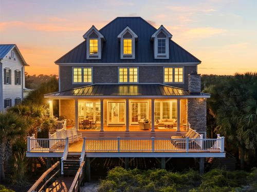 1008 Parker Dr, Pawleys Island, SC, 29585-8380 | Card Image