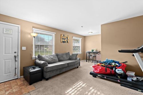 162 Princeton Dr, South Lyon, MI, 48178-1510 | Card Image