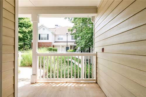 502 Spring Heights Ln Se, Smyrna, GA, 30080-6102 | Card Image