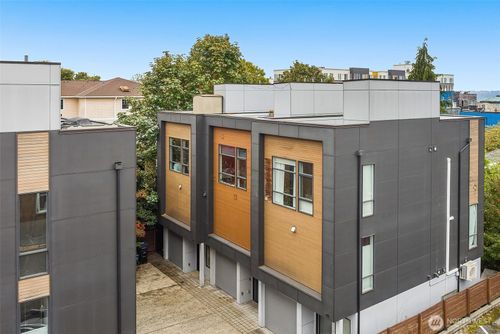 121 20th Ave, Seattle, WA, 98122-5808 | Card Image