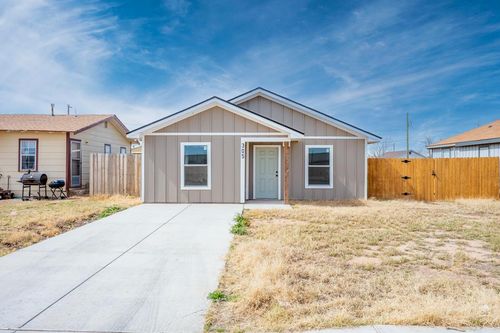 305 N Adams St, Midland, TX, 79701-5402 | Card Image