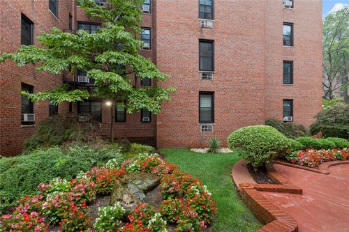 apt-629-139 83rd Ave, Briarwood, NY, 11435-1523 | Card Image