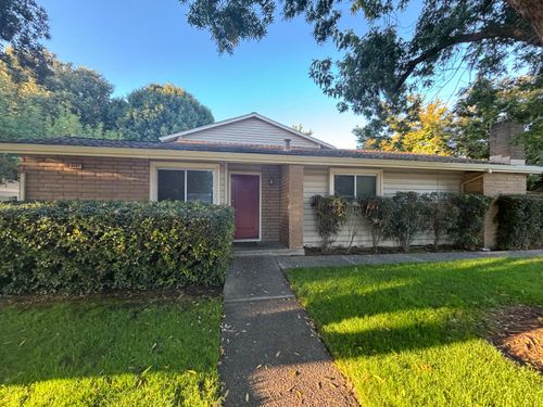 8187 La Riviera Dr, Sacramento, CA, 95826-1604 | Card Image