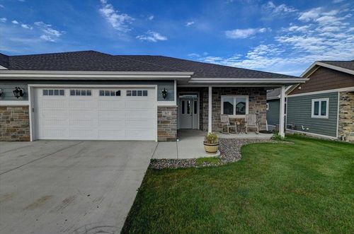 825 Vineyard Drive, CAMBRIDGE, WI, 53523 | Card Image